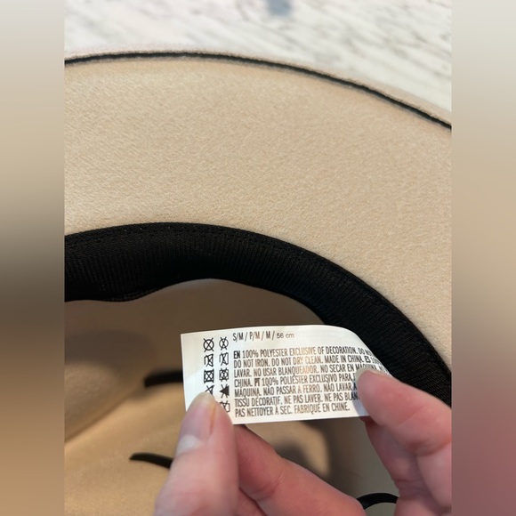 Forever 21 day hat - Picture 4 of 4